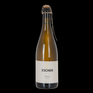 Foto einer Flasche SECCO WEISS HEIMAT des Weingut Escher Schwaikheim bei Stuttgart im Rems-Murr-Kreis vor schwarzem Hintergrund